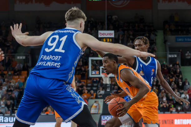 中保持了场 中保持了场