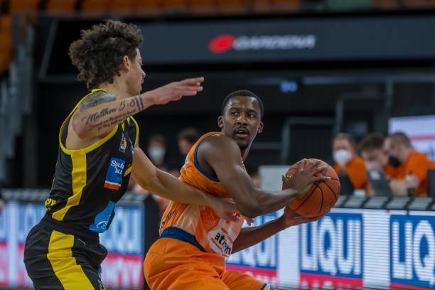 权和赞助收 权和赞助收