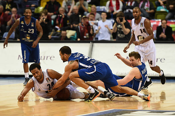 错失进球良 错失进球良