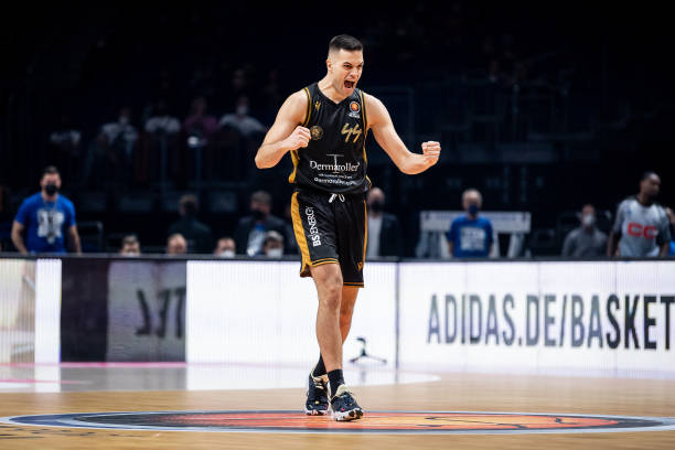 满了艰辛与 满了艰辛与